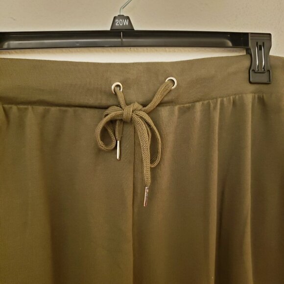 Jolie & Joy Olive Green Distressed Drawstring Waist Joggers Size 3X Jr Plus NWT - Picture 7 of 11